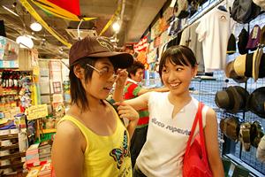 コンバースのスニーカーは通販チャプターで